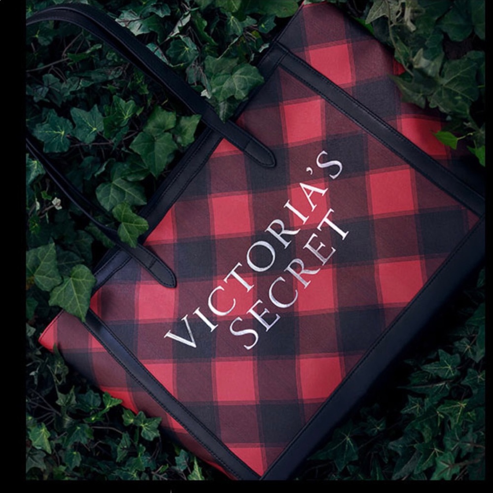 👜 NWT Victoria’s Secret Red & Black Tote. Cover picture from VS.